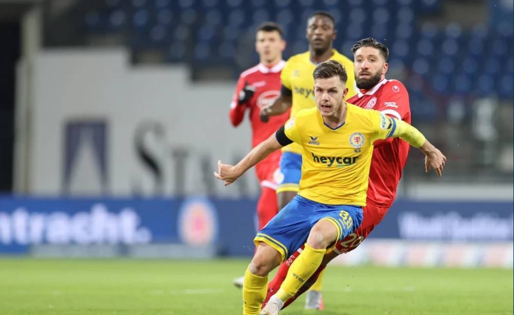 女篮出战 女篮出战