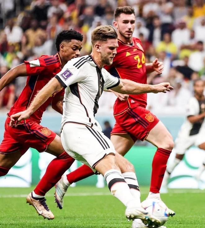 队洽谈的 队洽谈的